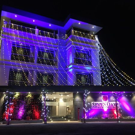 נאווי מומבאי Hotel Seven Oaks מראה חיצוני תמונה
