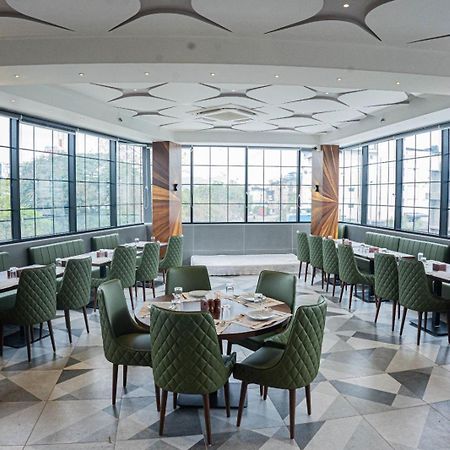 נאווי מומבאי Hotel Seven Oaks מראה חיצוני תמונה