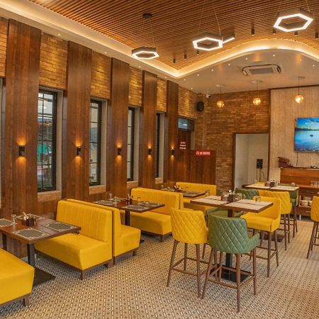 נאווי מומבאי Hotel Seven Oaks מראה חיצוני תמונה
