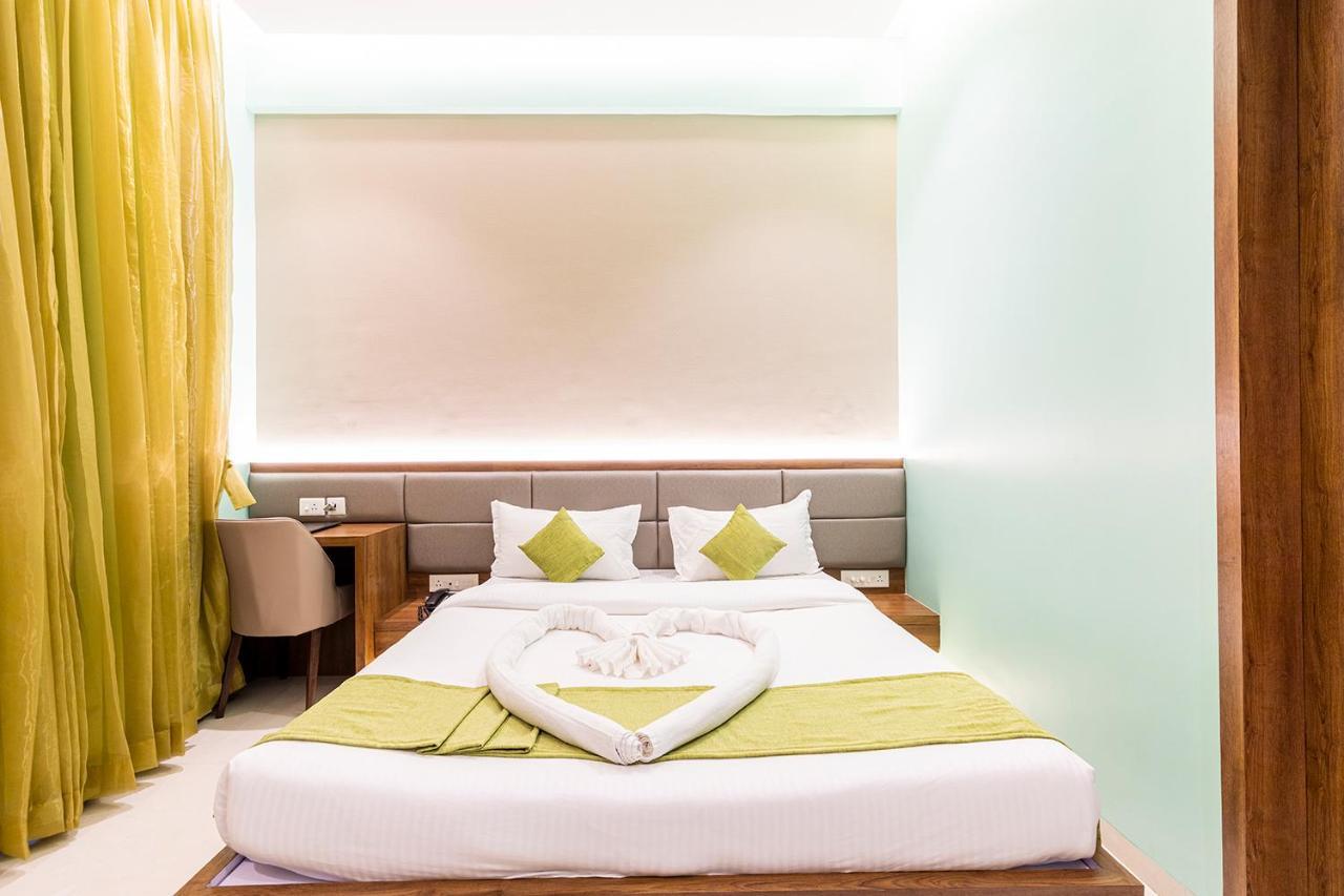 נאווי מומבאי Hotel Seven Oaks מראה חיצוני תמונה