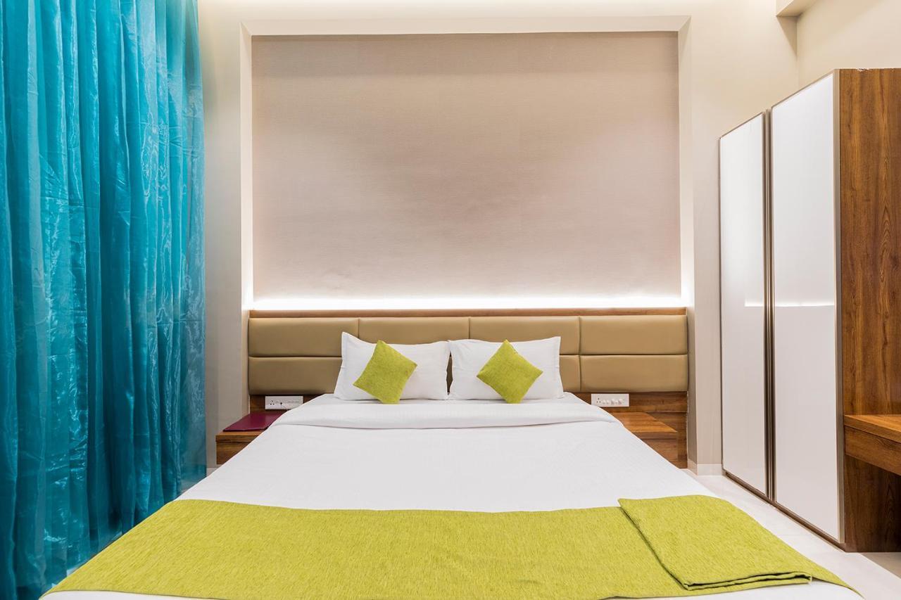 נאווי מומבאי Hotel Seven Oaks מראה חיצוני תמונה