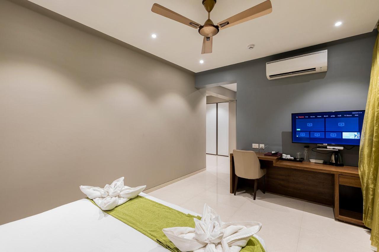 נאווי מומבאי Hotel Seven Oaks מראה חיצוני תמונה