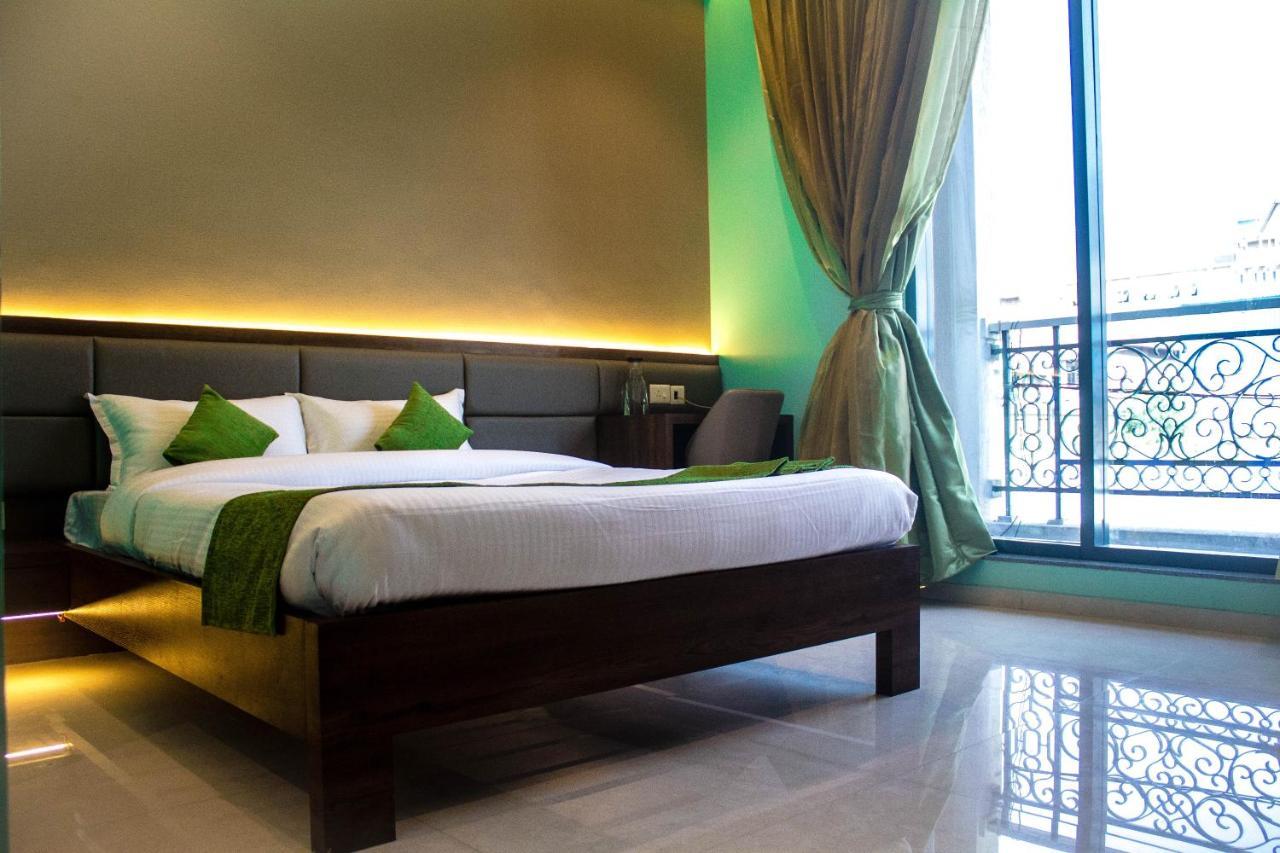 נאווי מומבאי Hotel Seven Oaks מראה חיצוני תמונה