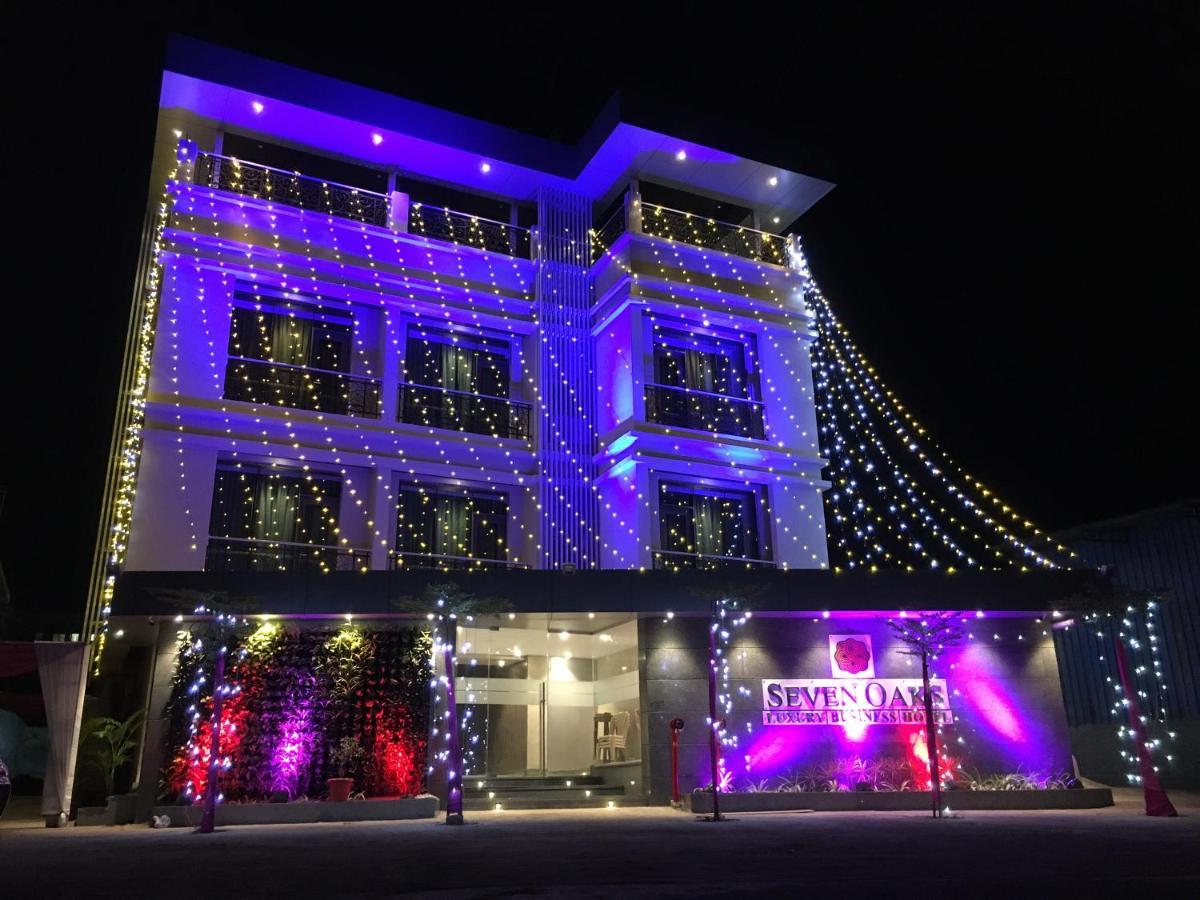נאווי מומבאי Hotel Seven Oaks מראה חיצוני תמונה