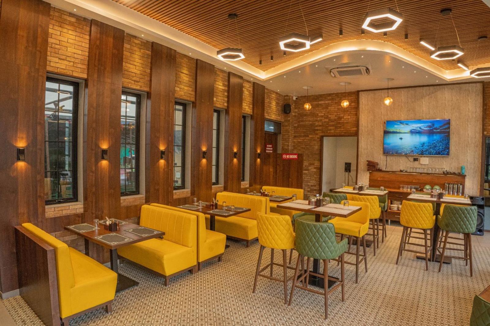 נאווי מומבאי Hotel Seven Oaks מראה חיצוני תמונה