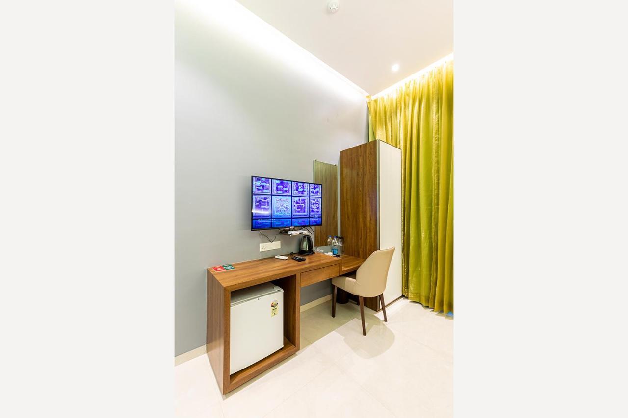 נאווי מומבאי Hotel Seven Oaks מראה חיצוני תמונה