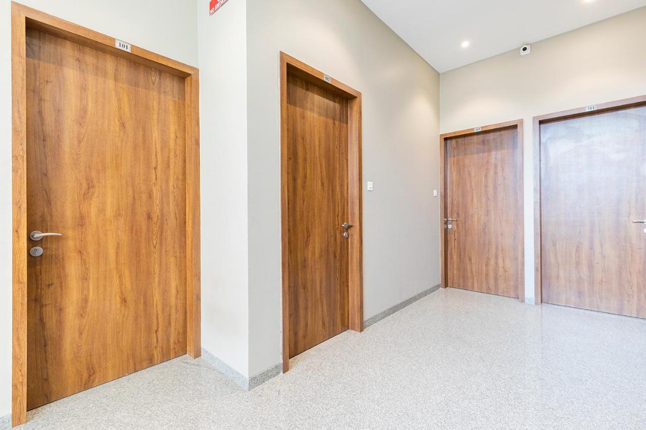נאווי מומבאי Hotel Seven Oaks מראה חיצוני תמונה